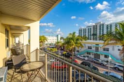 Beachfront Apt w/ Pool & Free Parking