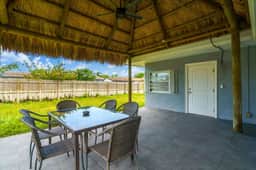 Cozy Newly Renovated Home Near Beach Tiki Hut