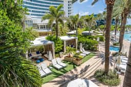 FontaineBleau Suite  Stunning City & Ocean Views