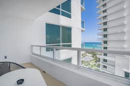 FontaineBleau Suite  Stunning City & Ocean Views