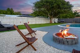 Fun Miami Pool Home  Pickable, Firepit, Pingpong