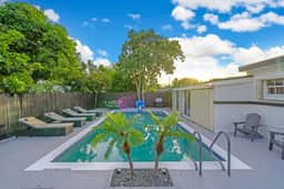 Miami Private Pool  Ping Pong Golf & Arcade Game