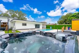 Miami Resort Villa  Volleyball, Jacuzzi, Sauna