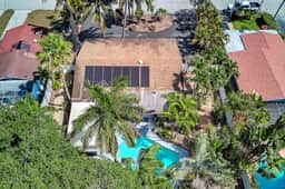 Private Heated Pool  Arcade Games & Pool Table