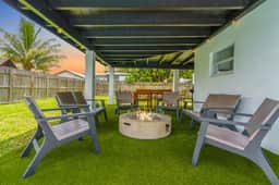 Private Heated Pool Home Arcade Games & Firepit