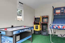 Private Heated Pool Home Arcade Games & Firepit