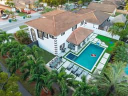 The Miami Villa  Star Wars Game Room  Golf, Pool
