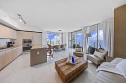 Ventur Beachfront Luxe Condo | Lyfe Beach Resort