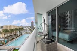 Ventur Luxe Condo l Oceanview | Gym, Beach Access