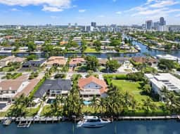 Ventur Heaven | Waterfront Luxurious 2-Story Villa