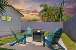 Ventur Oasis  Cozy Hollywood Private Pool Retreat