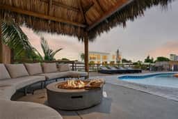 Waterfront Villa  5 min Aventura  Cool Amenities