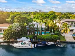 Luxurious Miami Waterfront Gateaway  A Location