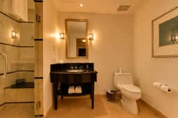 523 Sorrento Tower