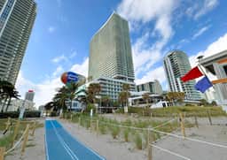 Ventur Luxe Condo l Oceanview | Gym, Beach Access