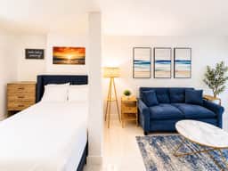 Location A+ 5 min walk to Beach | Charming 1BDR - Image 4
