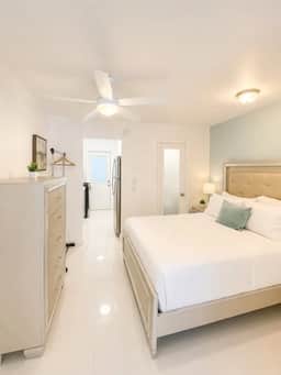 Location A+ 5 min walk to Beach | Charming 1BDR - Image 2