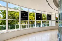 Fontainebleau Miami Resort - Image 4