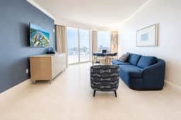 Fontainebleau | 1BR Ocean, Bay & Skyline View - Image 3