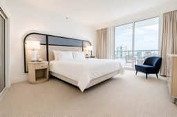 Fontainebleau | 1BR Ocean, Bay & Skyline View - Image 2