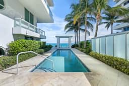 Fontainebleau Miami Resort - Image 2