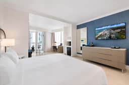 Fontainebleau Miami Resort - Image 2
