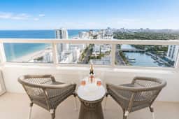 Fontainebleau Miami Resort - Image 4
