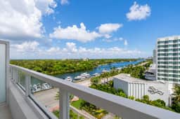 Fontainebleau Miami Resort - Image 2