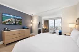 Fontainebleau Miami Resort - Image 4