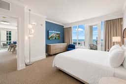 FontaineBleau|1BR w/ City View & Spa Passes - Image 2