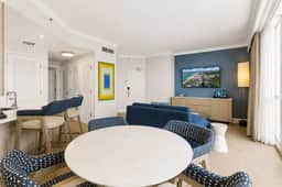 FontaineBleau|1BR w/ City View & Spa Passes - Image 4