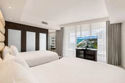 Fontainebleau Miami Resort - Image 3