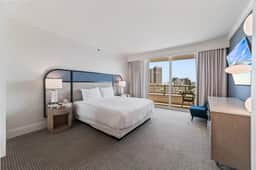 FontaineBleau 1 Bedroom Suite | Pool & Water Views - Image 2
