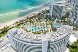 FontaineBleau 1 Bedroom Suite | Pool & Water Views - Image 5