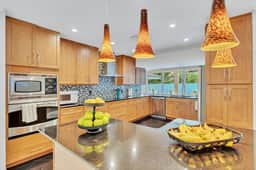 Sunshine Oasis Villa - Hollywood Getaway - Image 4