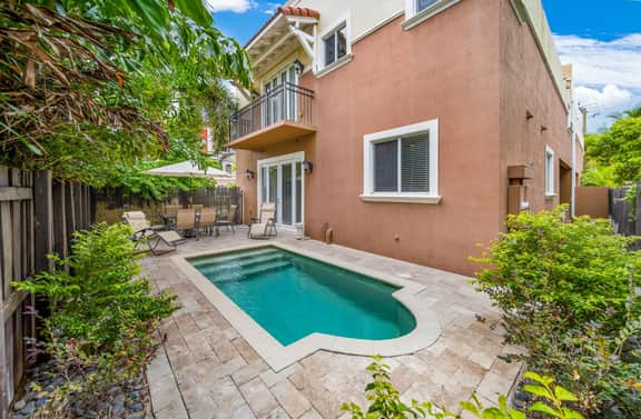 3 Story Pool Home  Private Rooftop & Sunset Villa
