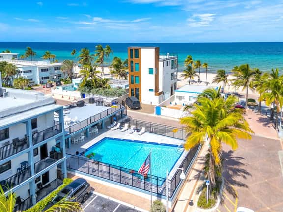 Beachfront Apt w/ Pool & Free Parking