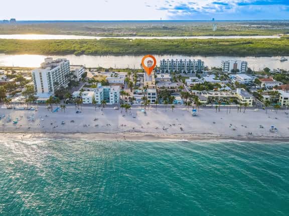 Beachfront Apt w/ Pool & Free Parking