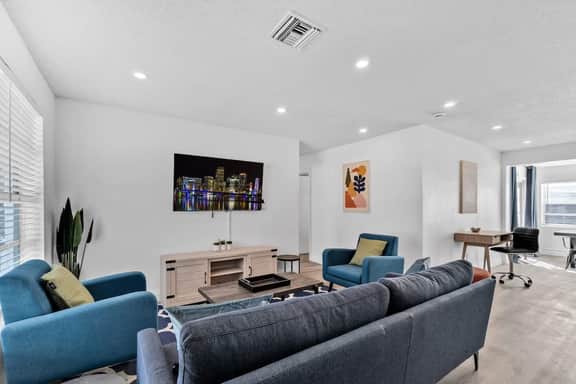 Cozy Hollywood Private Pool Retreat | Ping pong - Image 5