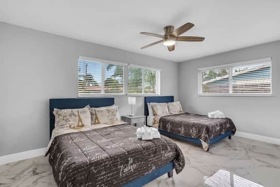 Cozy Newly Renovated Home Near Beach Tiki Hut