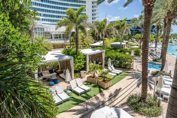 FontaineBleau Suite  Stunning City & Ocean Views