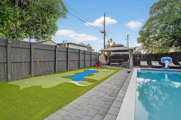 Heated Pool Home  Mini Golf & Soccer  Firepit