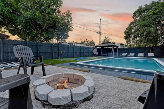 Heated Pool Home  Mini Golf & Soccer  Firepit