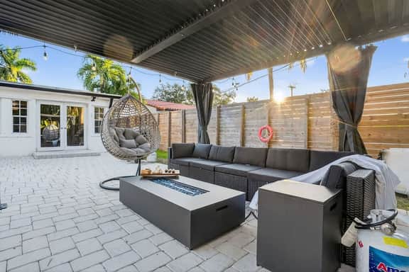 Heated Pool Villa  5mn to Aventura  Golf & Games