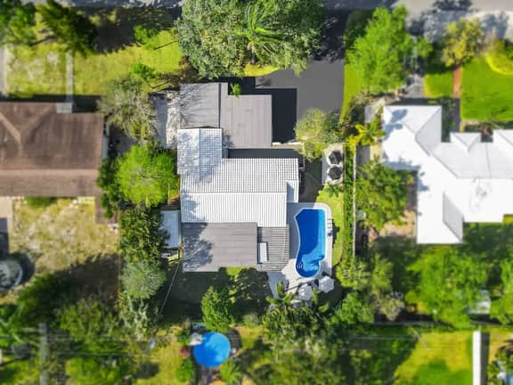 Heated Pool Home Close to Beach  Pool Table