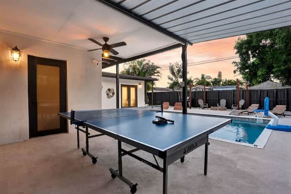 Hollywood Haven Private Pool  BBQ Mini Golf