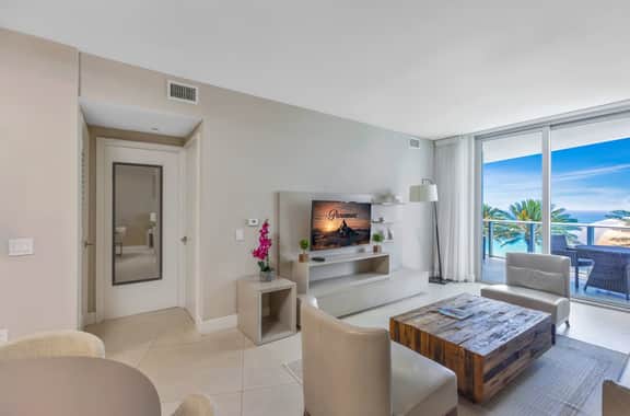 Lyfe Resort l Ocean/Pool View Gym, Beach Access