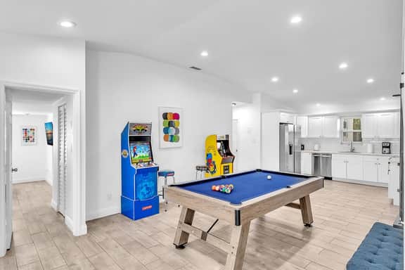 Private Heated Pool  Arcade Games & Pool Table