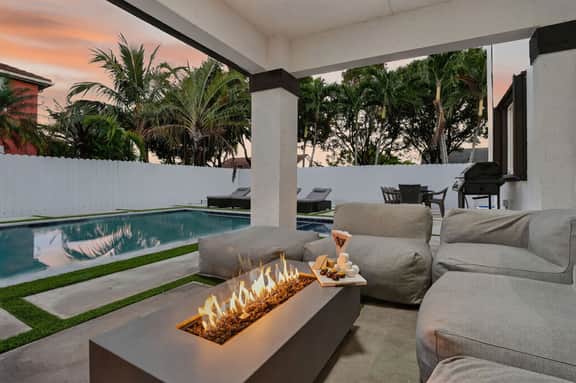 The Miami Villa  Star Wars Game Room  Golf, Pool
