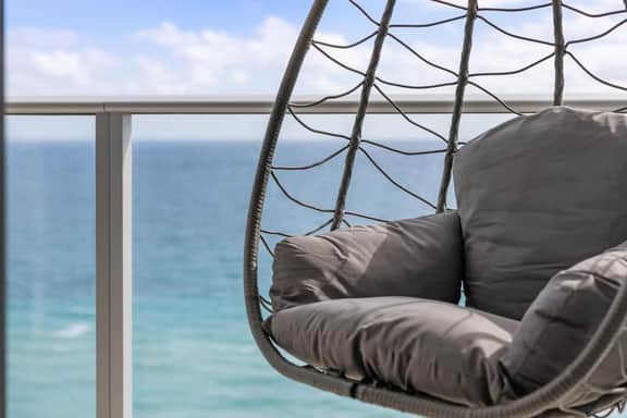 Ventur Beachfront Luxe Condo | Lyfe Beach Resort